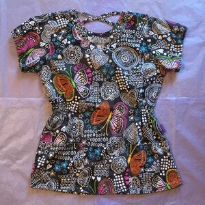 Scrub Works Butterflies Hearts Stars Flowers Chalk Sketches Scrub Top Size Small